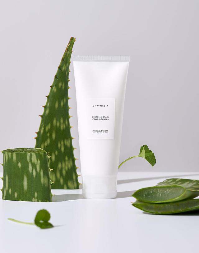 그레이멜린 [미백개선] 옐로우푸드 미백 영양 기획세트(옐로우푸드 토너 500ml+크림 500g+카놀라 클렌징오일 300ml+센텔라 폼클렌징150ml) 착용컷
