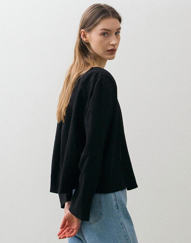 논로컬 Linen Shirring Cardigan - Black 착용컷