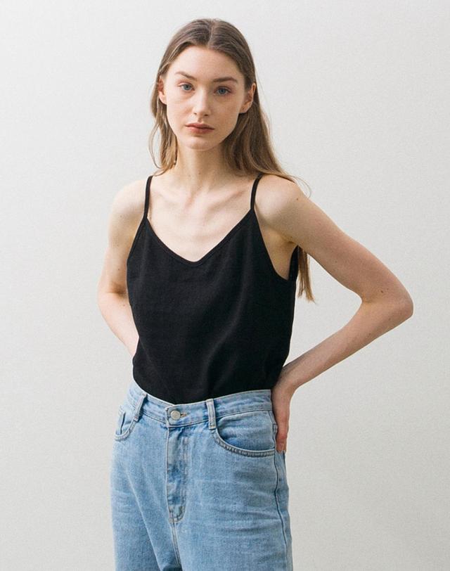 논로컬 Linen Sleeveless - Black 착용컷
