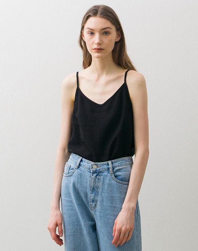 논로컬 Linen Sleeveless - Black 착용컷