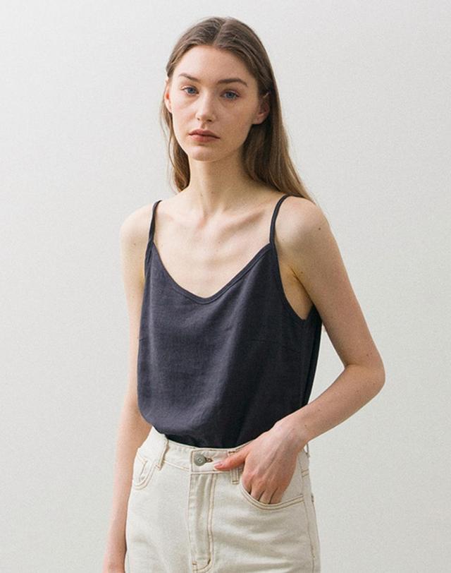 논로컬 Linen Sleeveless - Deep Grey 착용컷