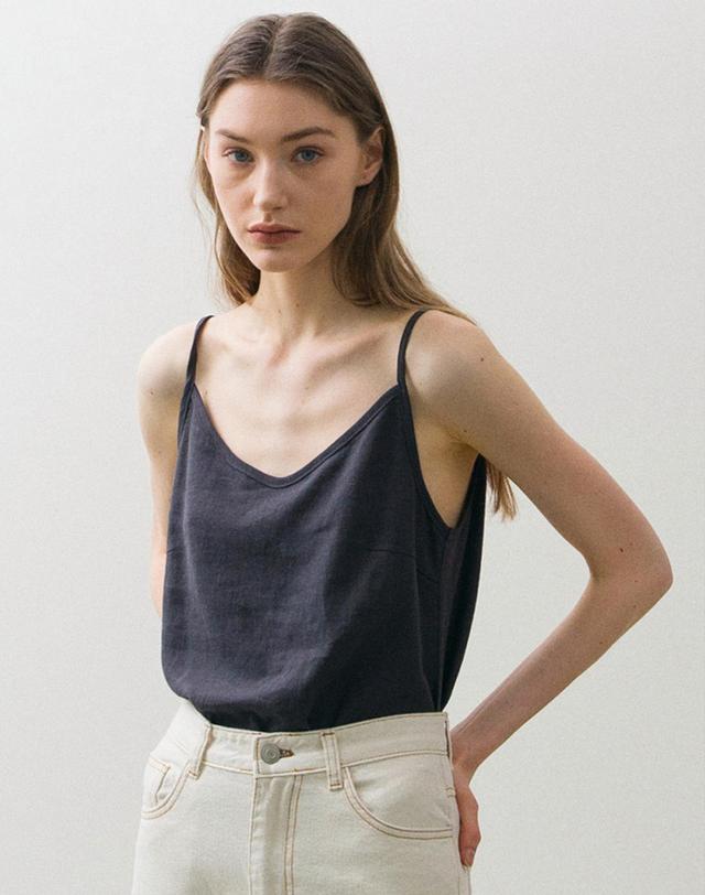 논로컬 Linen Sleeveless - Deep Grey 착용컷
