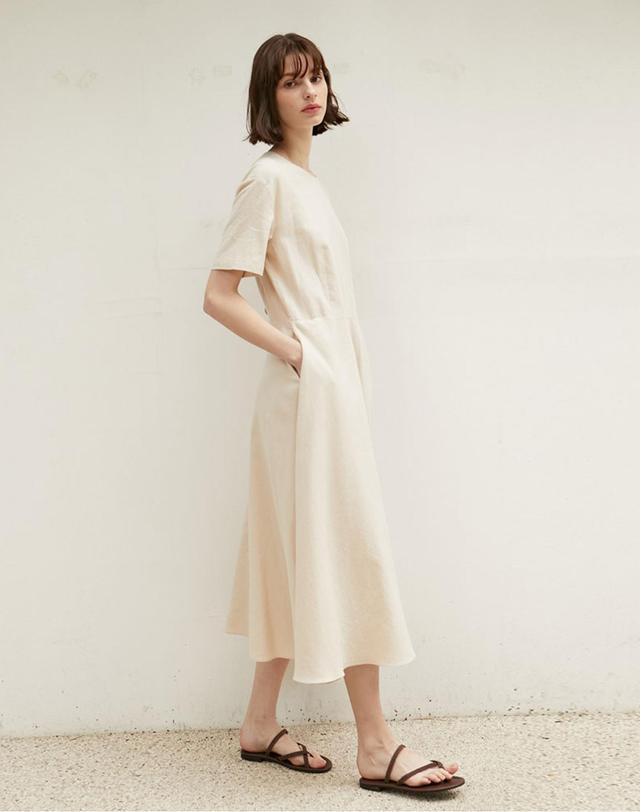 논로컬 Linen Flared Dress - Beige 착용컷