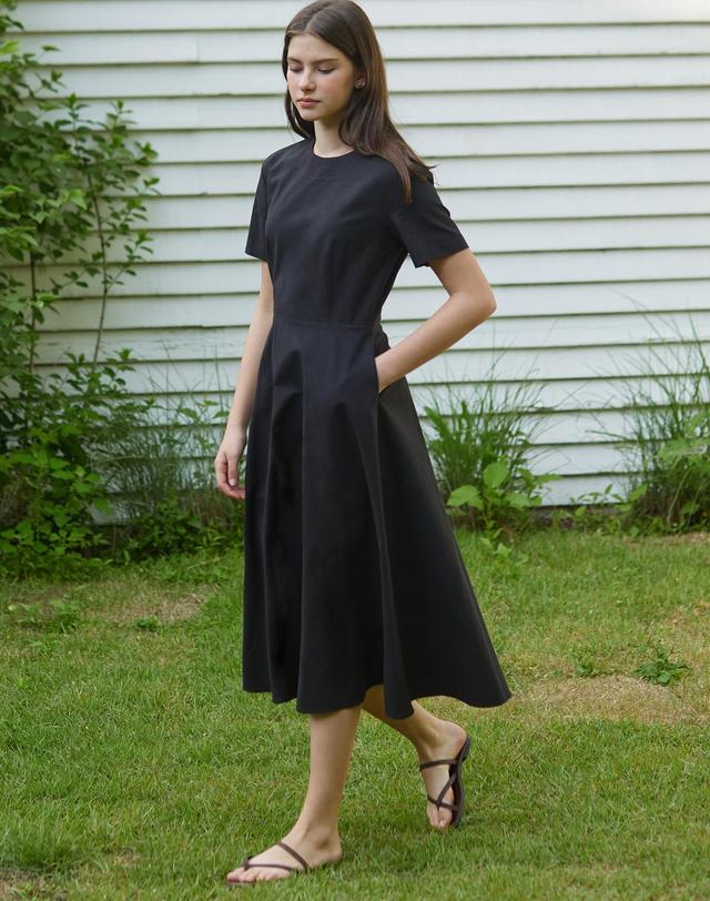논로컬 Linen Flared Dress - Black 착용컷
