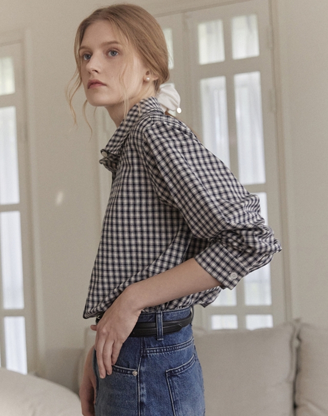 논로컬 French Check Shirt - Navy 착용컷