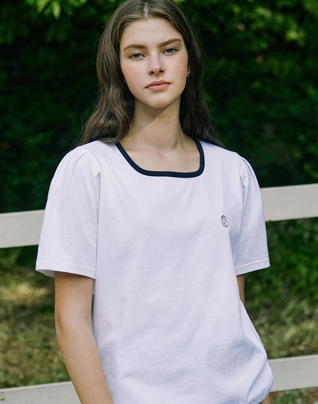 논로컬 Neckline Puff Sleeve T-shirt - White 착용컷