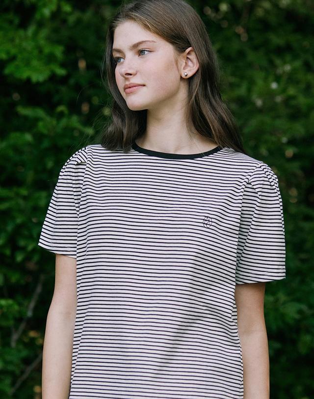 논로컬 Stripe Puff Sleeve T-shirt - Cream Stripe 착용컷