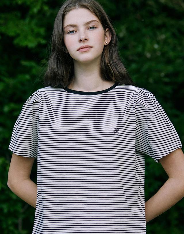 논로컬 Stripe Puff Sleeve T-shirt - Cream Stripe 착용컷