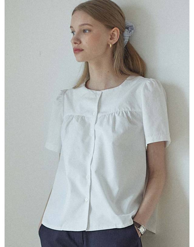 논로컬 Julia Shirring Blouse - White 착용컷