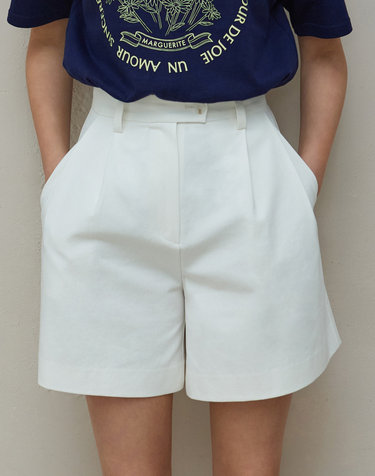 Two-Tuck A-line Shorts - Off White