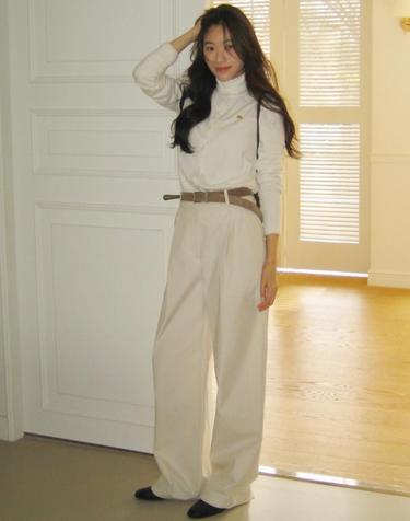 [인플루언서 착용] One-Tuck Baggy Pants - Light Beige