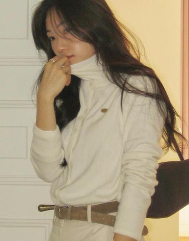 [인플루언서 착용] Essential Round Neck Cardigan - Ivory