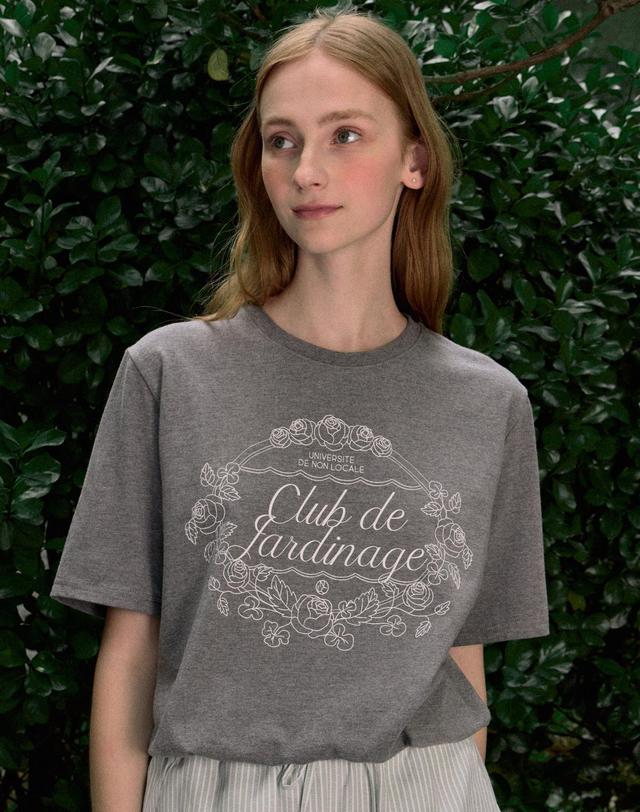 논로컬 Rosy Garden Print T-shirt - Charcoal 착용컷