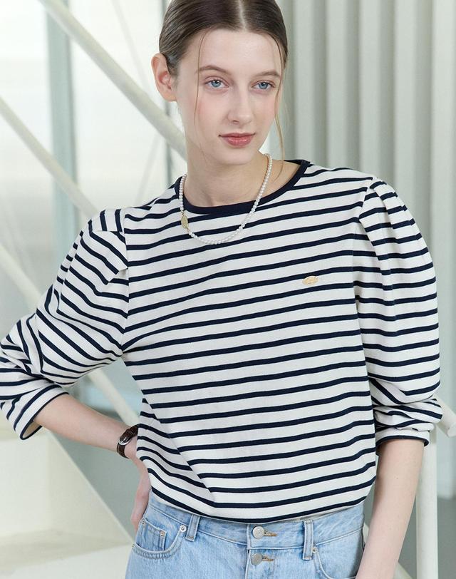 논로컬 Stripe Puff Long Sleeve - Navy 착용컷
