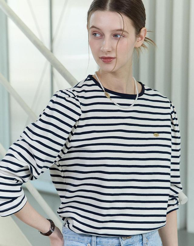 논로컬 Stripe Puff Long Sleeve - Navy 착용컷