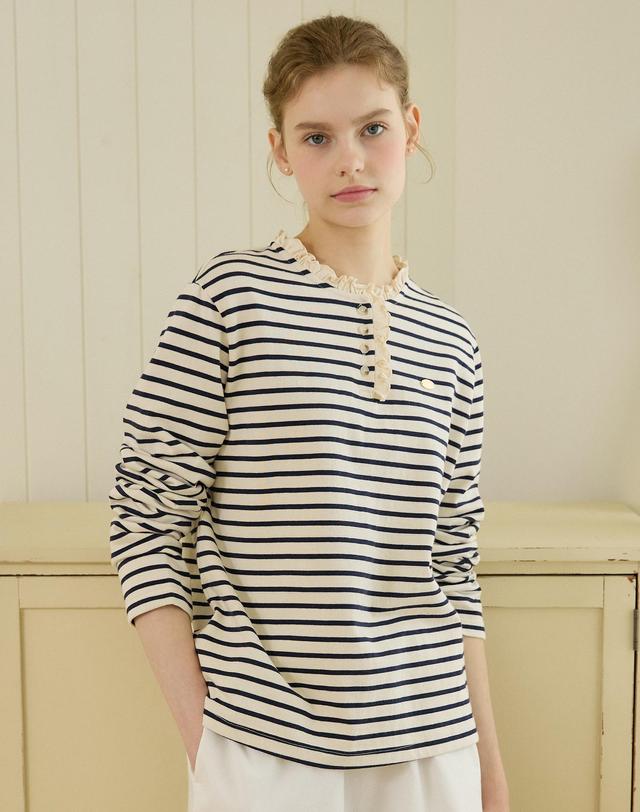 논로컬 Neck Frill Stripe Long Sleeve - Navy 착용컷