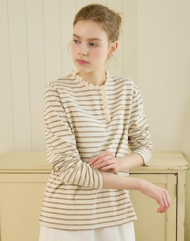 논로컬 Neck Frill Stripe Long Sleeve - Beige 착용컷