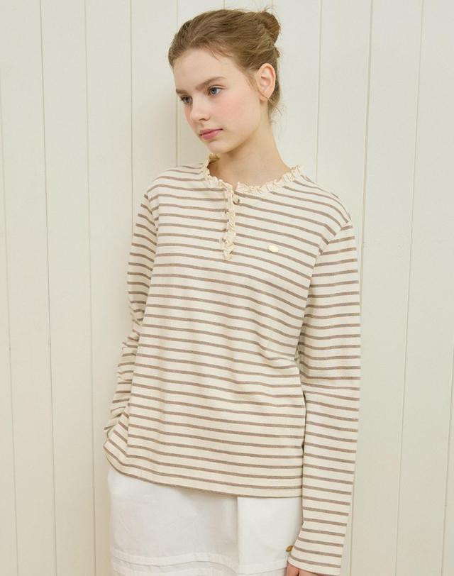논로컬 Neck Frill Stripe Long Sleeve - Beige 착용컷