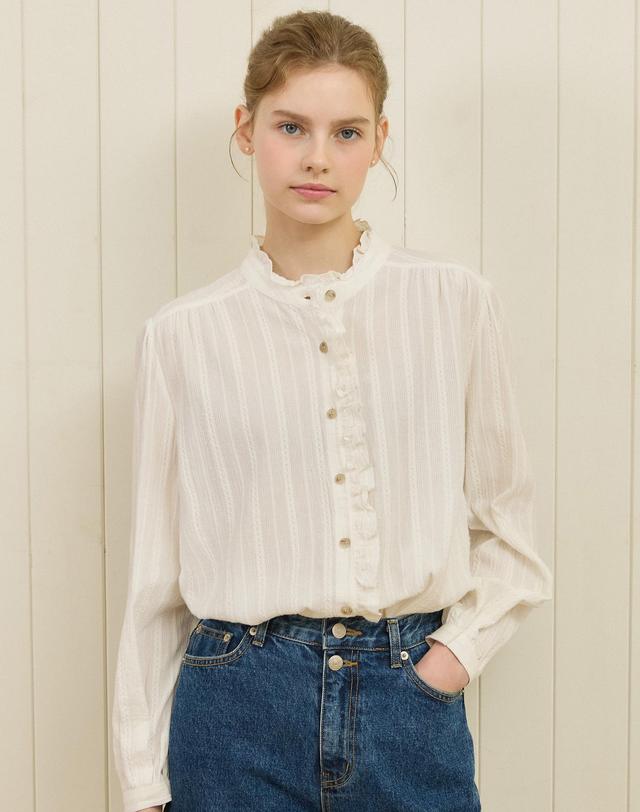 논로컬 [블랙핑크 지수 착용] Textured Double Frill Blouse - White 착용컷