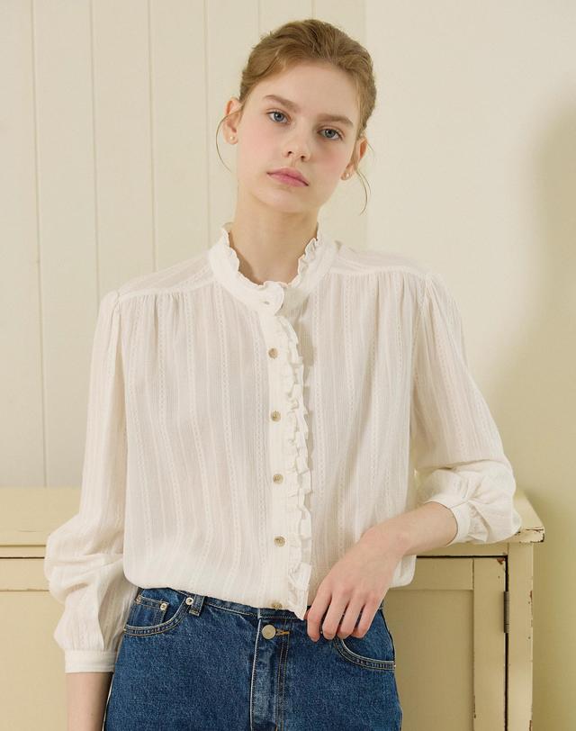 논로컬 [블랙핑크 지수 착용] Textured Double Frill Blouse - White 착용컷