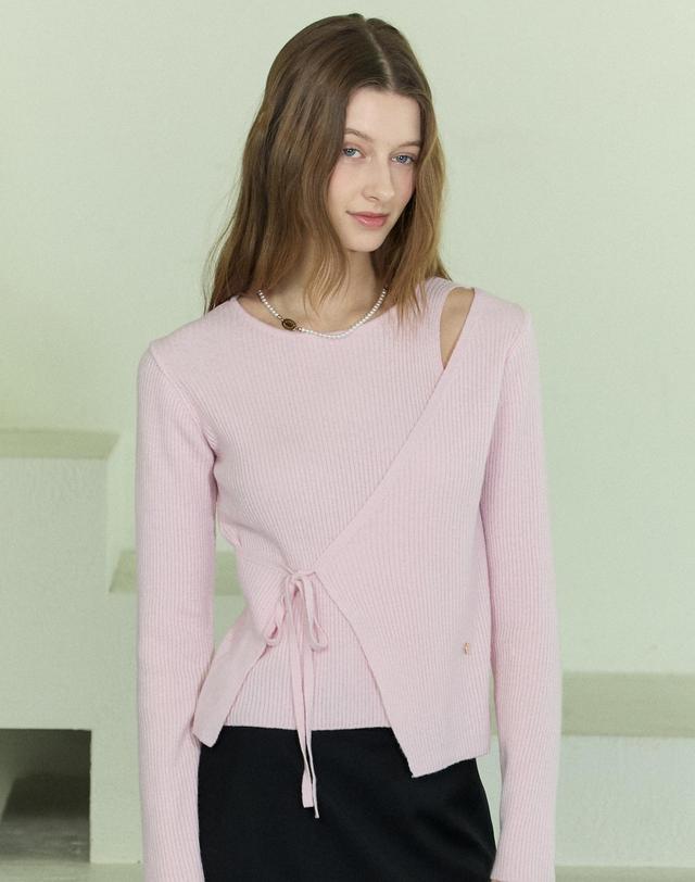 논로컬 [안은진 착용] Cut Out Diagonal Wrap Knit - Pink 착용컷