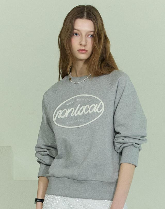 논로컬 String Craft Applique Sweatshirt - Melange Grey 착용컷