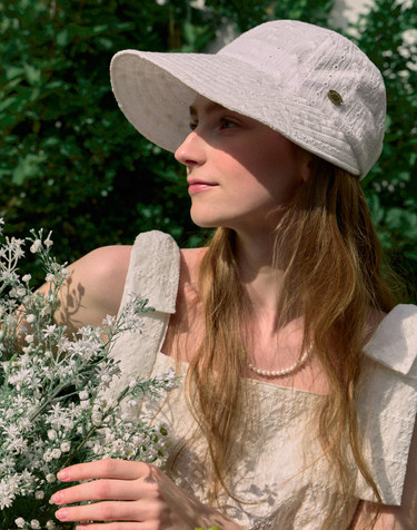 Amy Lace Sun Visor - White
