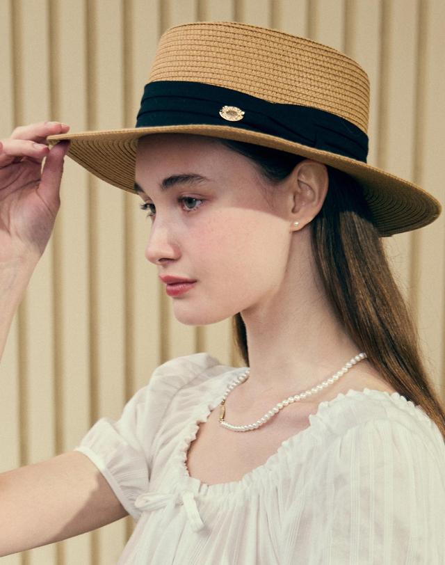 논로컬 Gold Label Point Rattan Boater Hat - Beige 착용컷