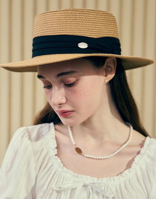 논로컬 Gold Label Point Rattan Boater Hat - Beige 착용컷