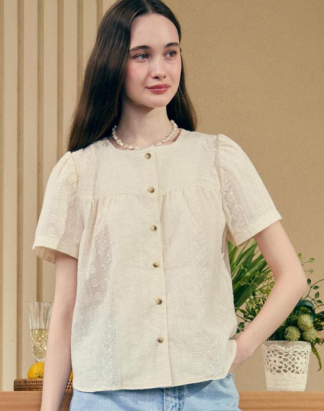논로컬 Julia Lace Embroidery Blouse - Cream 착용컷