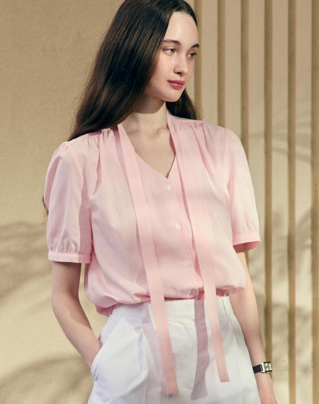 논로컬 Tie Collar Shirring Half Sleeve Blouse - Pink 착용컷