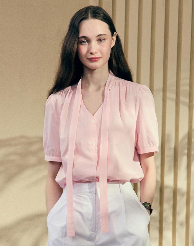 논로컬 Tie Collar Shirring Half Sleeve Blouse - Pink 착용컷