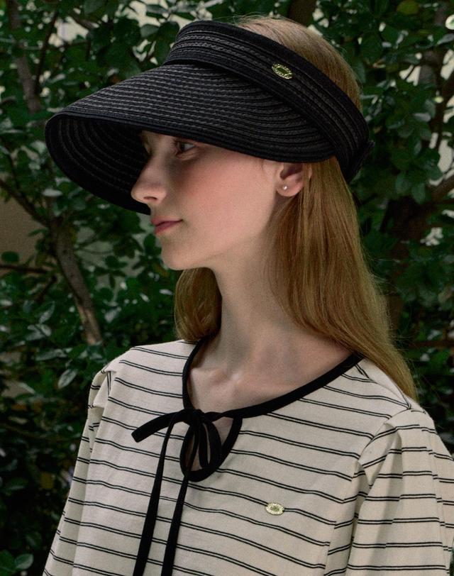 논로컬 Gold Label Point Rattan Sun Visor - Black 착용컷