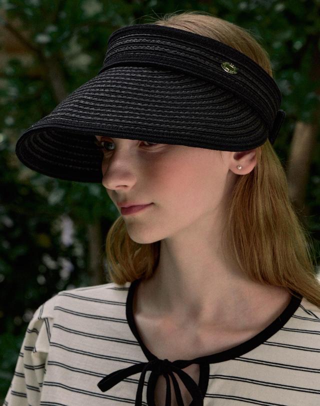논로컬 Gold Label Point Rattan Sun Visor - Black 착용컷