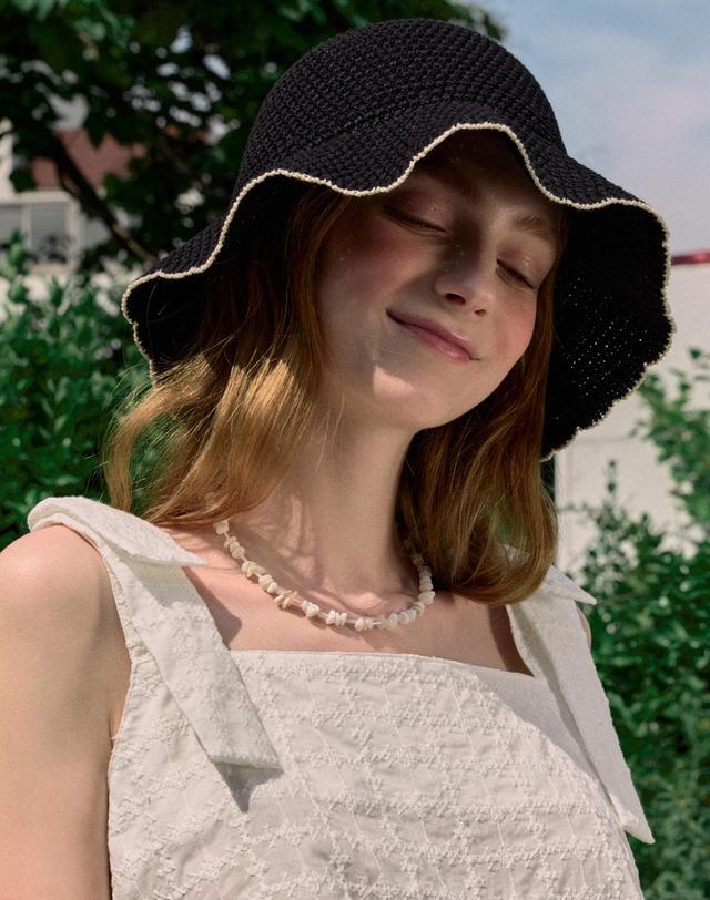 논로컬 Olivia Summer Knitted Bucket Hat - Black 착용컷