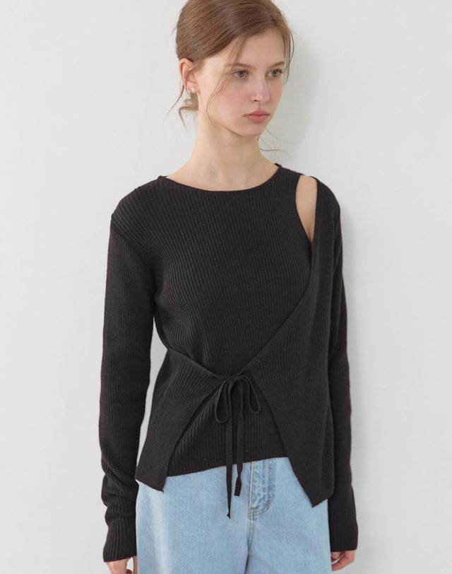 논로컬 Cut Out Diagonal Wrap Knit - Black 착용컷