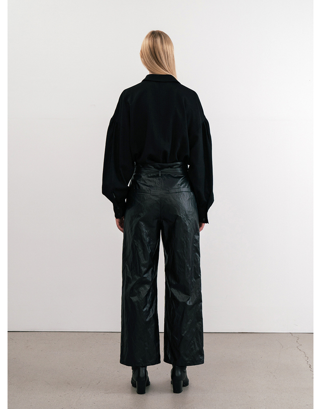 제인송 Black Open Collar Shirt (JUJB101) 화이트 착용컷