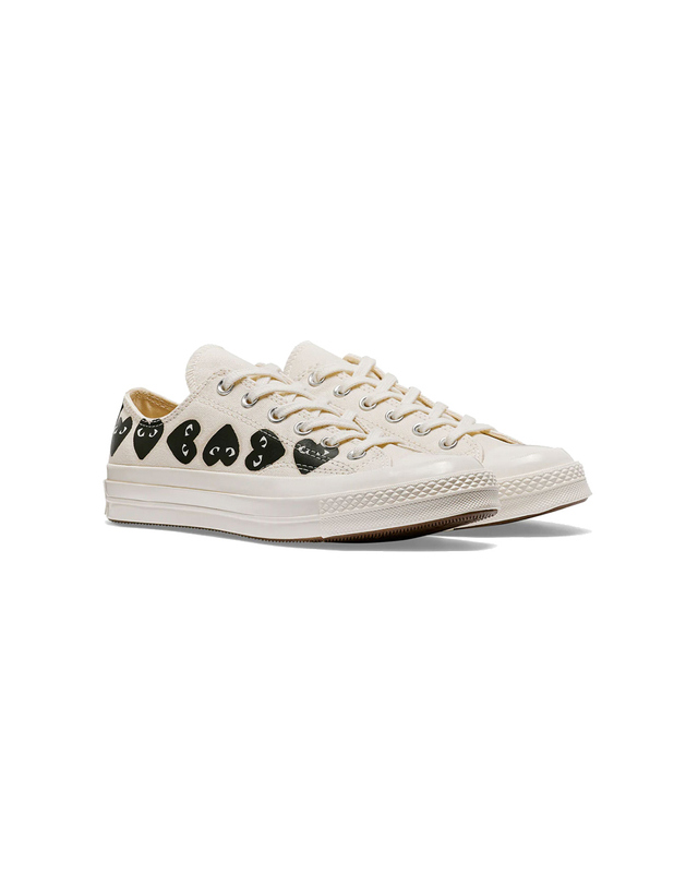 꼼데가르송 25SS 여성 척테일러 컨버스 스니커즈 AZ-K126-001-2 착용컷