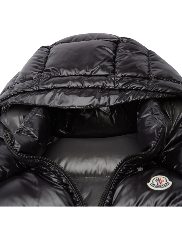 몽클레어 몽클레르 25FW 보르메스 BORMES 로고 패치 패딩 조끼 블랙 1A001 16 68950 999 착용컷