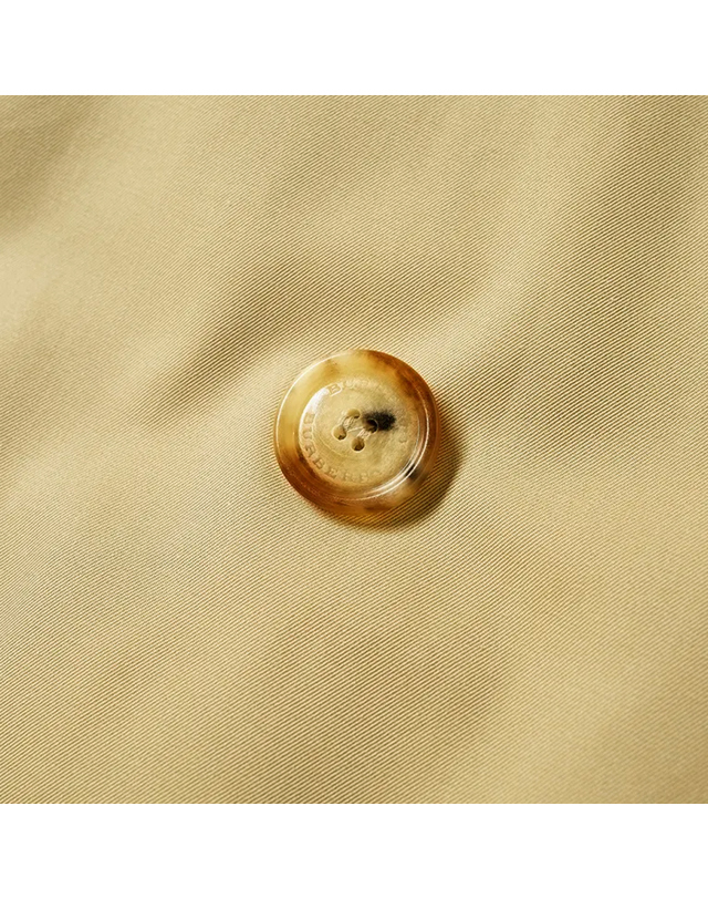 버버리 켄싱턴 헤리티지 롱 트렌치코트 허니 8028087 착용컷