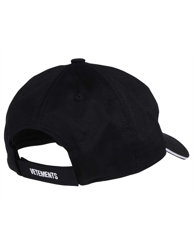 베트멍 아나키 로고 자수 캡모자 블랙 UE63CA800B BLACK 착용컷