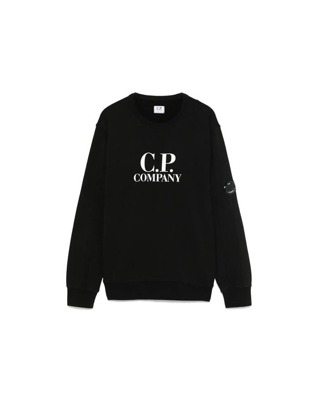 씨피 컴퍼니 씨피컴퍼니 25FW 키즈 렌즈 와펜 로고 맨투맨 블랙 19CKSS034B 00LCA76 999 착용컷