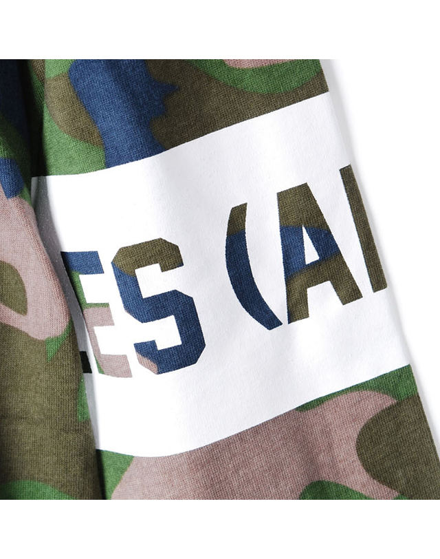 레스아티스트 완장 프린팅 롱슬리브 티셔츠 LA04TML8100CAMO 착용컷