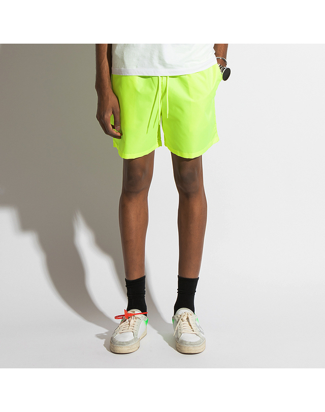 스트라이크 나일론 릴랙스 쇼츠 Nylon Relax Shorts (FLUORESCENT YELLOW) 착용컷