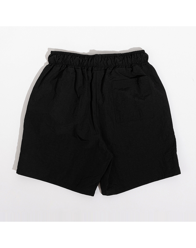 스트라이크 나일론 릴랙스 쇼츠 Nylon Relax Shorts (BLACK) 착용컷