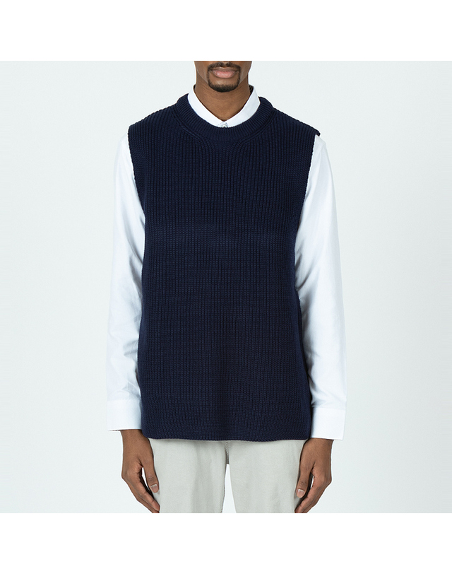 스트라이크 언노운 니트 베스트 Unknown Knit Vest (NAVY) 착용컷
