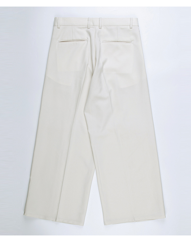 스트라이크 Roomy Breezy Relaxed Trousers (CREAM) 착용컷
