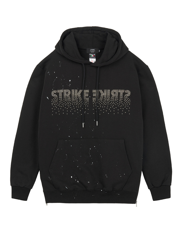 스트라이크 스터디드 스플래터 페인트 지퍼스 후디 Studded Splatter Paint Zippers Hoodie (BLACK) 착용컷