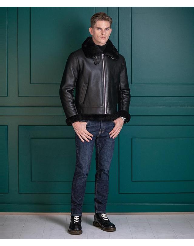 스트라이크 크리오스 램스킨 쉐어링 재킷 Krios Lambskin Shearling Jacket (BLACK) 착용컷