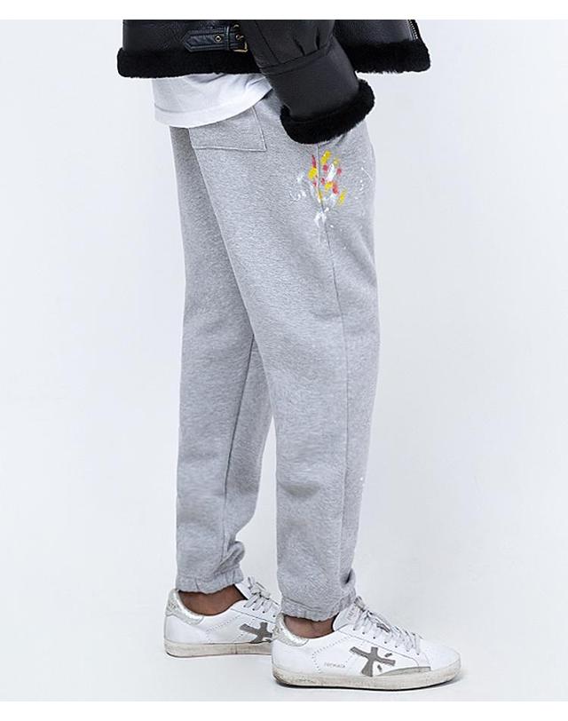 스트라이크 아트워크 코튼 조깅팬츠 Artwork Cotton Jogging Pants (GREY) 착용컷